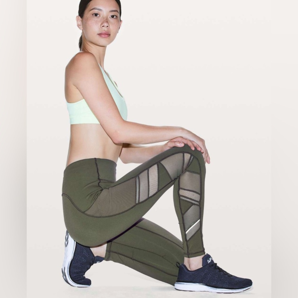 EUC Lululemon Speed Up Tight *Mesh 28"
